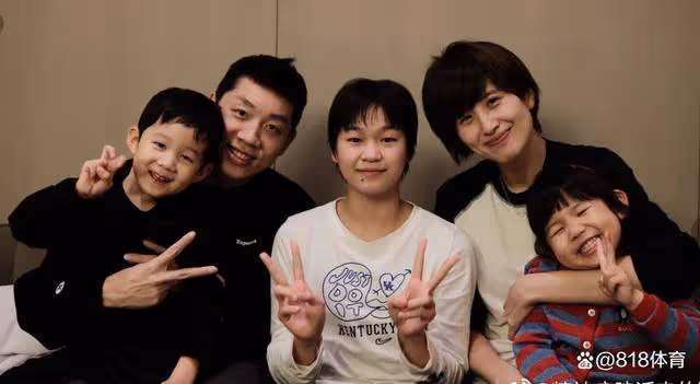 Hello爸爸！許昕採訪被兒女們打斷，兒子飛跑過去女兒乖巧等他下班
