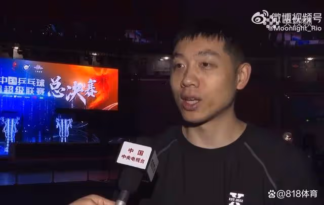 Hello爸爸！許昕採訪被兒女們打斷，兒子飛跑過去女兒乖巧等他下班