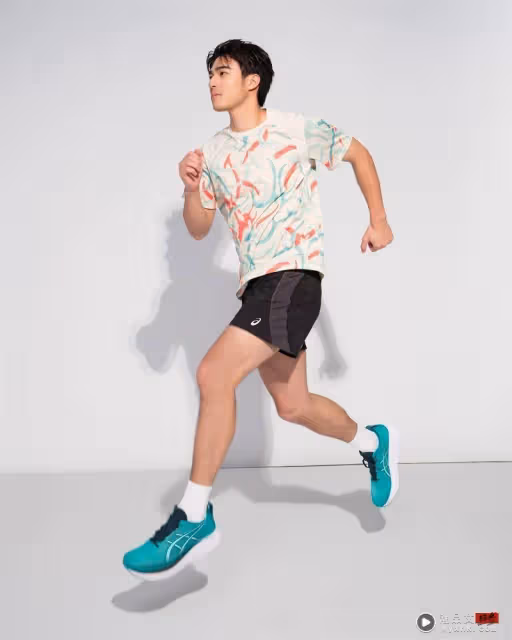 adidas LIGHTBLAZE躍走冬季潮流!柯震東、韓勾ㄟ金針菇約穿New Balance