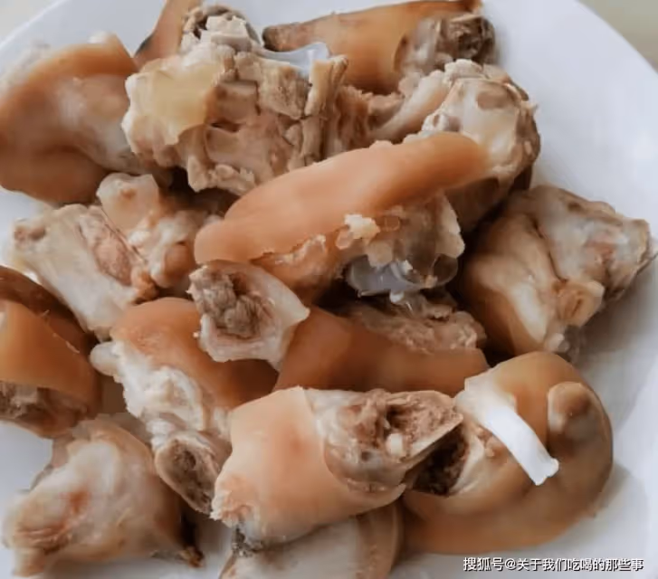 燉豬蹄時，別只會焯水，牢記5點竅門，豬蹄軟爛好吃，鮮香無腥味