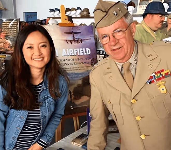 鳳凰衛視記者隗靜：嫁大30歲美軍少將，不滿丈夫聊國防話題避開她