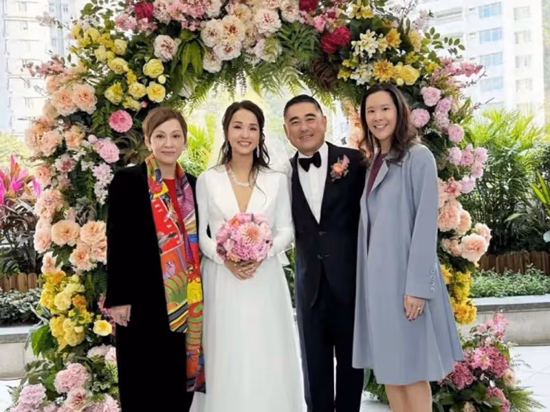 恭喜!53歲富二代王賢詠宣布再婚,曾與表哥鄭嘉穎傳緋聞,力助其加入TVB