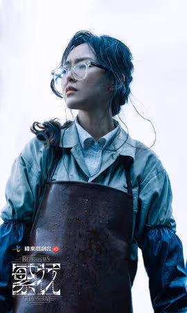 唐嫣女神變女工!戴膠框眼鏡「隱身工廠」太犧牲 本人心聲曝光