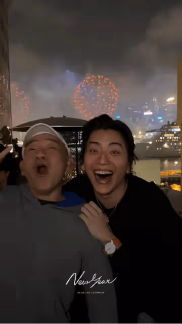 王大陸跨年倒數「強吻」林保怡引髮網民熱議,視帝表情成亮點,曾被傳性取向成謎
