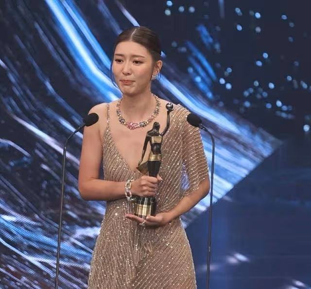 好慘!香港知名女星暗示意外流產,嫁入豪門三年抱倆