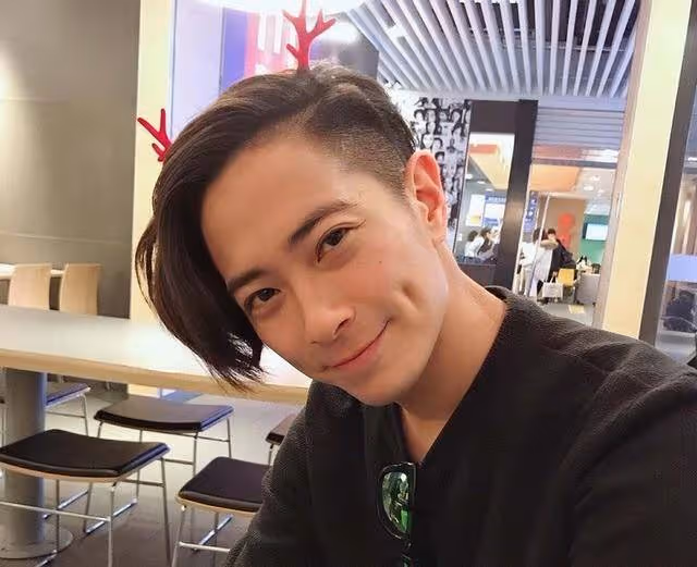 恭喜!TVB前知名男星突然宣布結婚,背著女友出軌空姐事業陷低谷