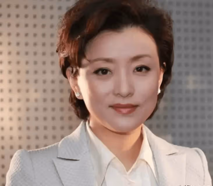 楊瀾說:男人接近女人的目的,不過是圖兩樣東西,要麼圖你年輕漂亮,要麼圖你的身子