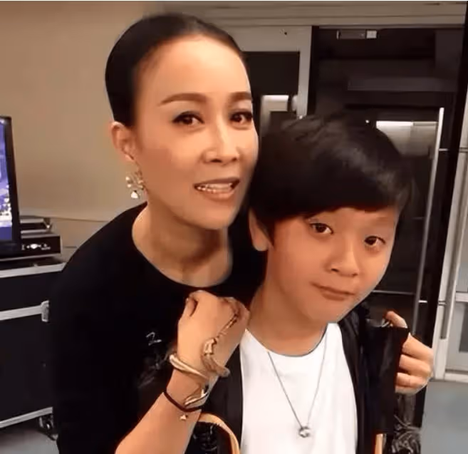 高峰拋棄那英和剛出生的兒子,20年過去了,他如今過得怎樣了?