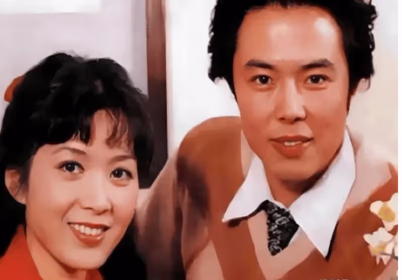 善惡到頭終有報!66歲坐上輪椅的張鐵林,已經活成了一個「笑話」