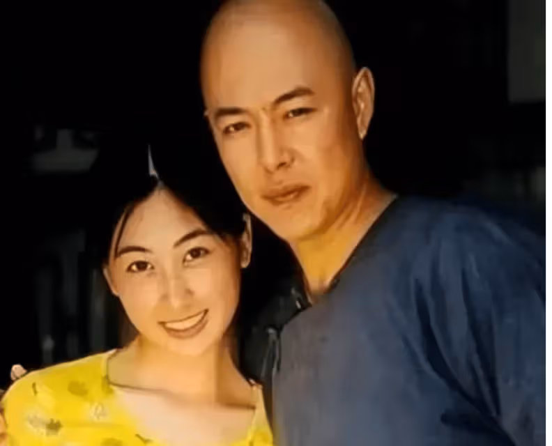 善惡到頭終有報!66歲坐上輪椅的張鐵林,已經活成了一個「笑話」