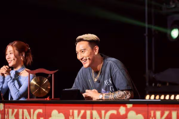 王陽明見曾志偉敬畏「真正的老大」! 現身《夜市王》曝根據天氣選擇食物