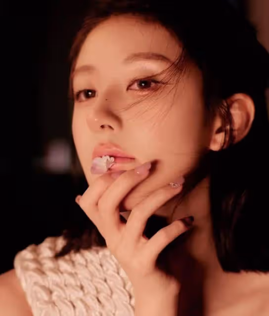 網友發文打臉趙露思，拿資源就忘了來時路！節目導演員：她從不抱怨