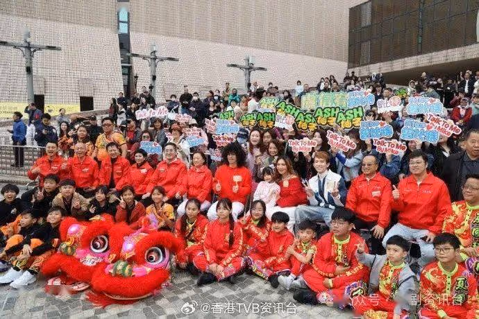 曾比特除夕跟女友及愛犬倒數！跟另一半有並共識不心急做爸爸