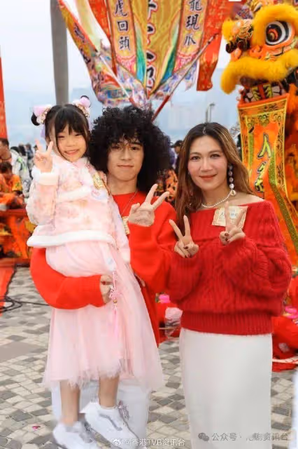 曾比特除夕跟女友及愛犬倒數！跟另一半有並共識不心急做爸爸