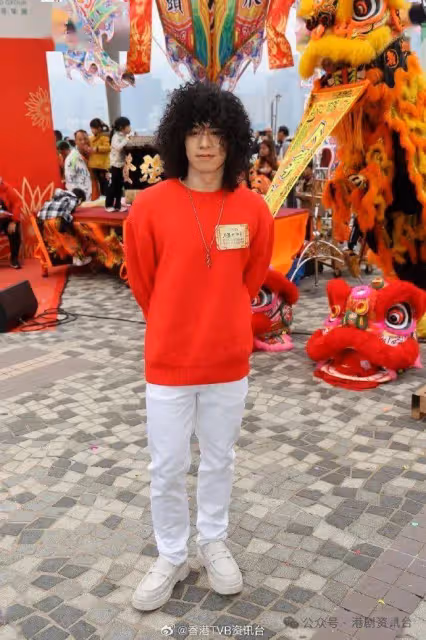 曾比特除夕跟女友及愛犬倒數！跟另一半有並共識不心急做爸爸