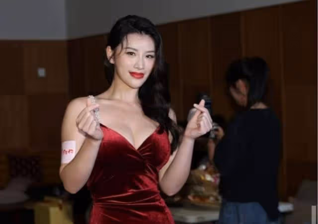 祝福！TVB新晉小花曝有了解中對象，憑火辣身材上位不介意成賣點