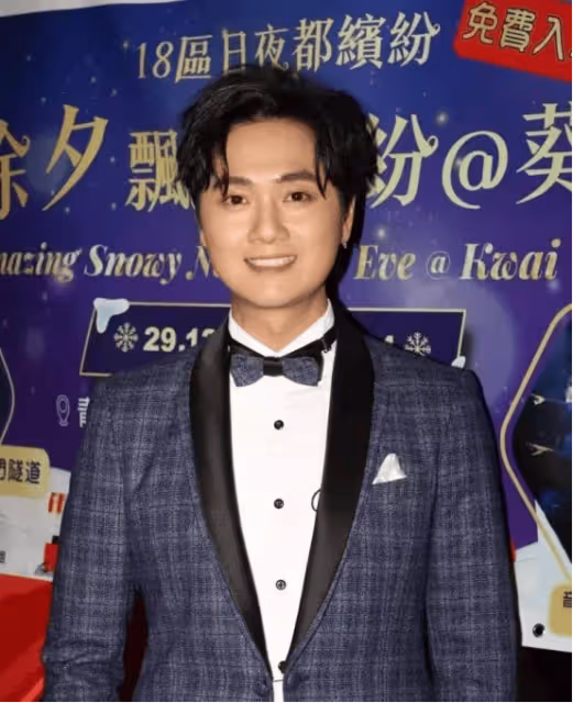 鄭俊弘兒子赴美治療效果明顯,二次治療需排隊,兒子首次自己吃飯激動流淚