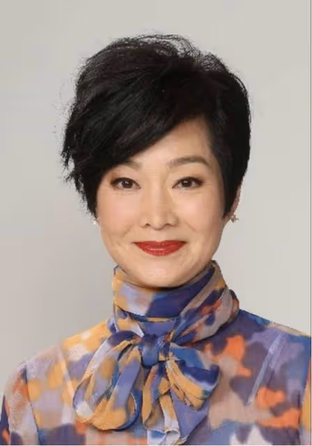 TVB主持人堅守45年被傳離巢,為隔壁台主持節目,但自認並未離巢