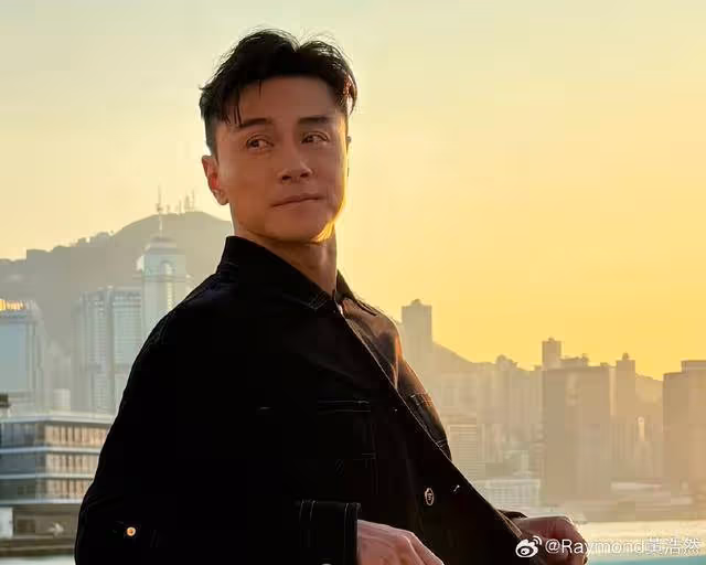 知名港星久違曬近況!一家四口享親子時光,曾患急病瀕臨生死邊緣