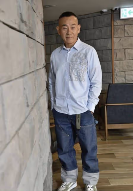 王大陸跨年倒數「強吻」林保怡引髮網民熱議,視帝表情成亮點