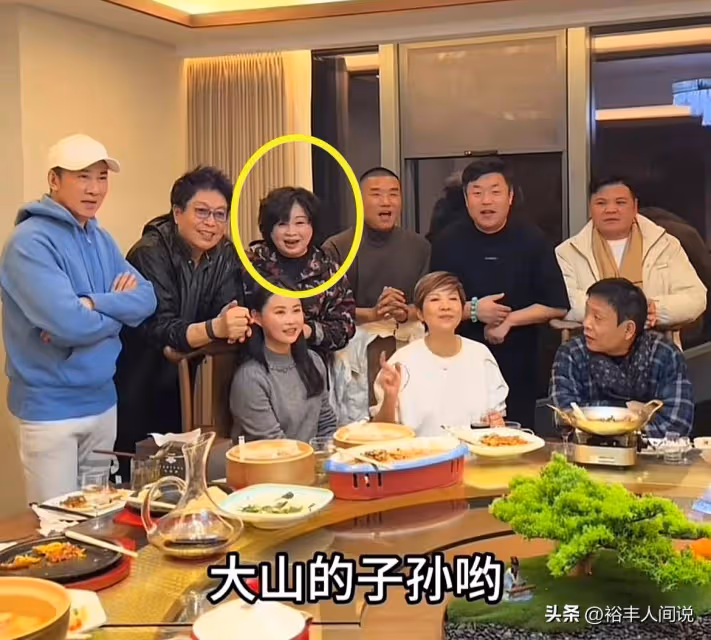 49歲歌手李瓊復出!近照胖到認不出,攜杭天琪再唱《山路十八彎》
