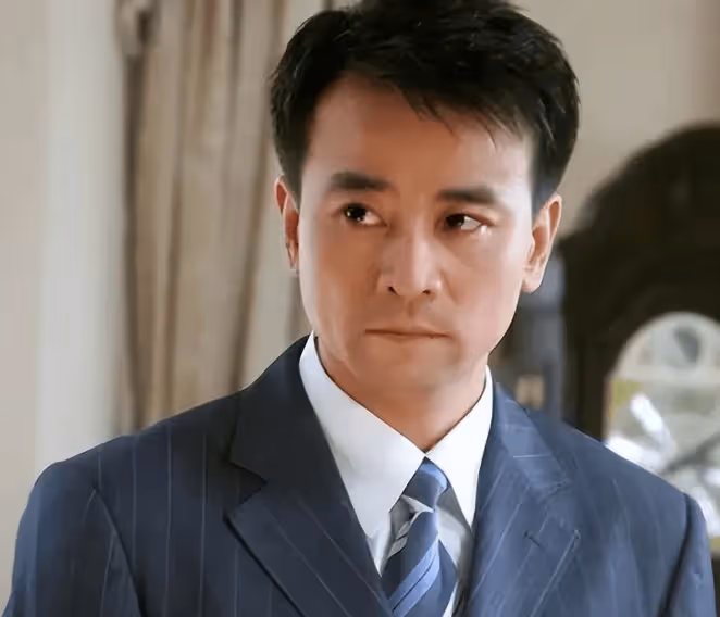 他是「最帥」男演員,娶小23歲郝蕾不離不棄,一起戰勝家族遺傳病,48歲才當爹