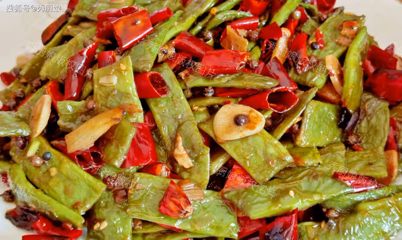 冬天這菜使勁吃，鈣是黃豆的2倍，雞肉的7倍，隨手一做，太香了！
