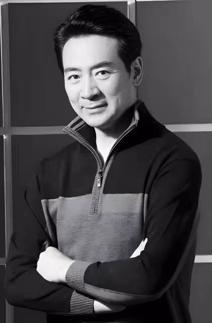 70歲寇振海首曬妻兒,與小24歲李婷生仨娃,次子比出道的哥哥還帥