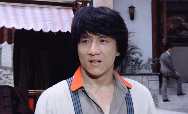 成龍老了,李連杰老了,周星馳也老了,而64歲的他看起來像30歲