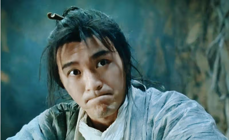 成龍老了，李連杰老了，周星馳也老了，而64歲的他看起來像30歲