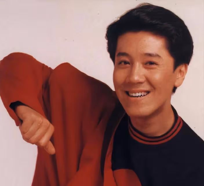 55歲蔡國慶官宣喜訊：這輩子最幸運的事，就是在路上撿到一個老婆