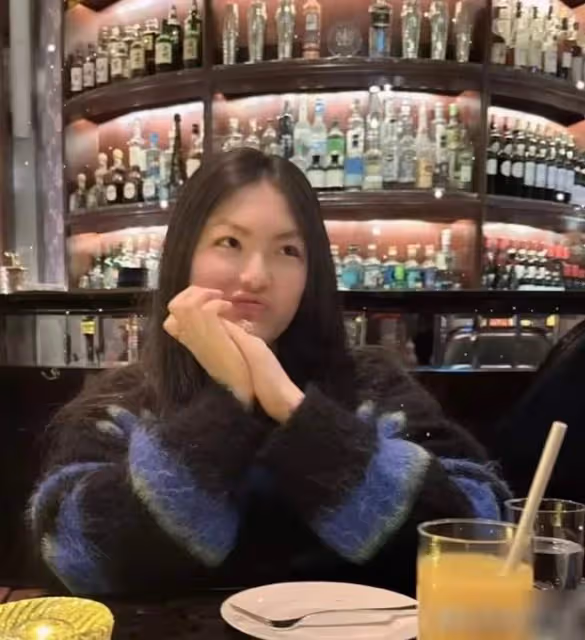 李湘寵女無下限!十幾歲的王詩齡就富得流油,被她手上鑽戒閃到了