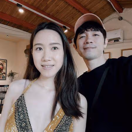 蕭閎仁當爸了!輕擁兒子「你終於肯退房啦」 謝愛妻:辛苦了