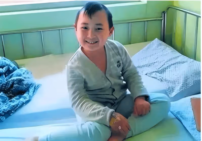 6歲上春晚8歲就去世,被父母「吸干血」的鄧鳴賀,悲劇誰來買單?