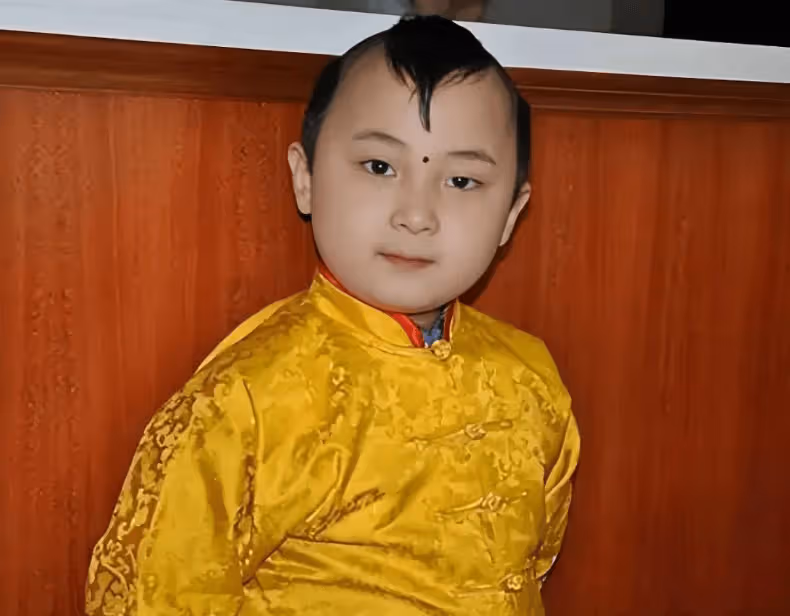 6歲上春晚8歲就去世,被父母「吸干血」的鄧鳴賀,悲劇誰來買單?