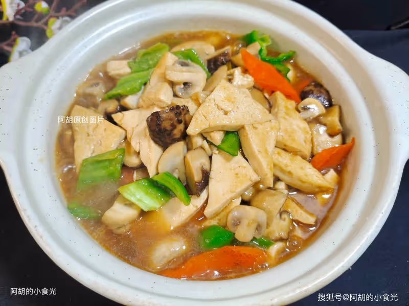 天冷太喜歡做這個菜,好做更好吃!熱騰騰地來一鍋,滑嫩鮮香、特下飯,上桌就是搶手菜