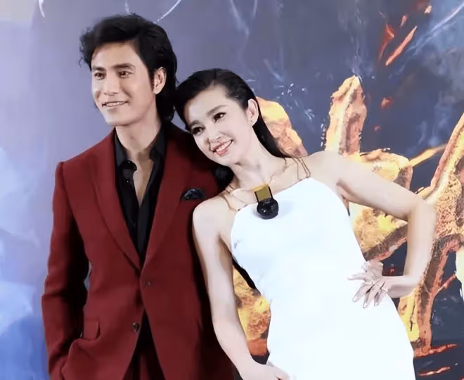 陳坤的兒子已成年，容貌開始顯現母親的基因，像誰可以認得出嗎？