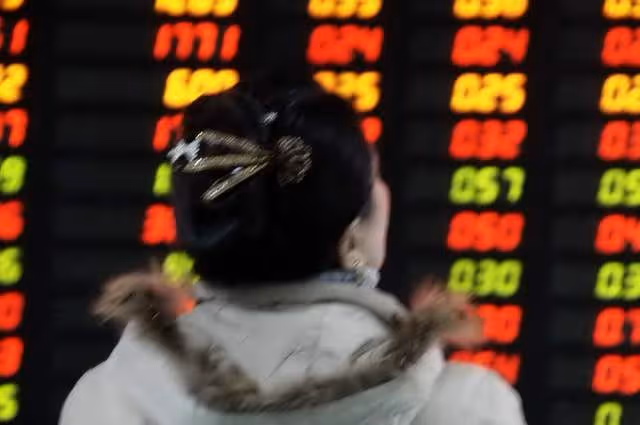 A股:高開低走,兩市超過4700家下跌!下周一(6日)大盤將怎麼走