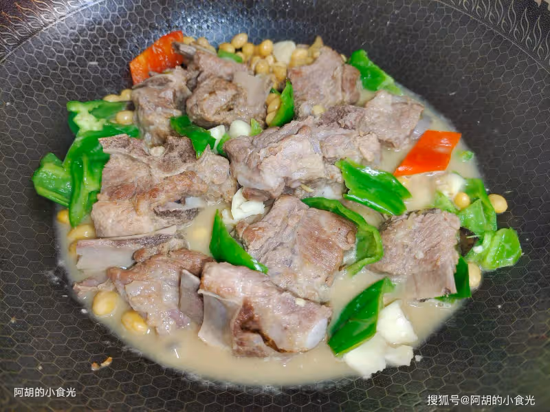 天冷就適合吃這菜,熱乎乎地吃個光碟!肉嫩菜香、解饞又暖和,最後湯汁拌飯香絕了