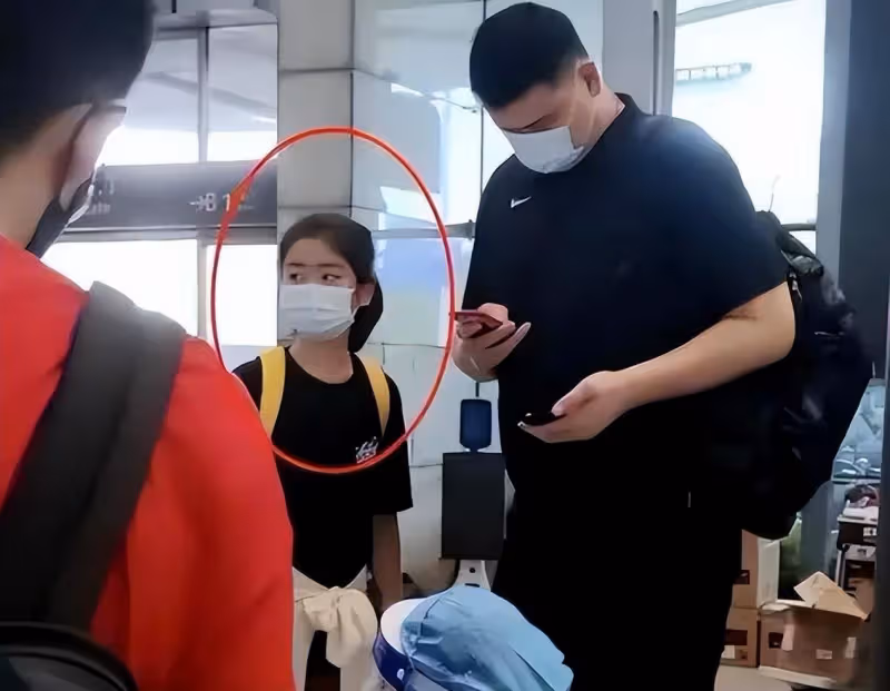 姚明女兒又胖了！14歲身高190體重近190斤，網友：這誰敢娶