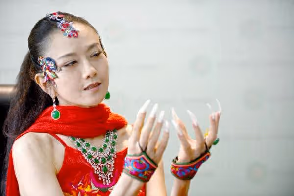 與楊麗萍離婚多年後，前夫劉淳晴毅然回到身邊，無兒無女也無妨