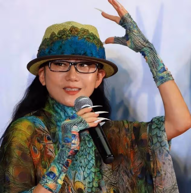 與楊麗萍離婚多年後，前夫劉淳晴毅然回到身邊，無兒無女也無妨