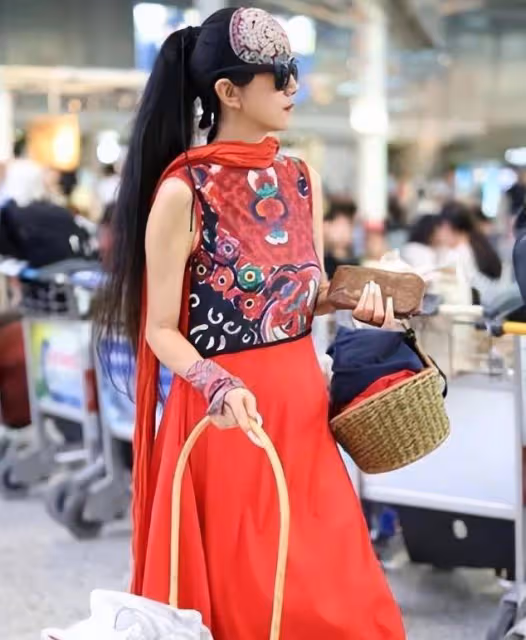 與楊麗萍離婚多年後，前夫劉淳晴毅然回到身邊，無兒無女也無妨