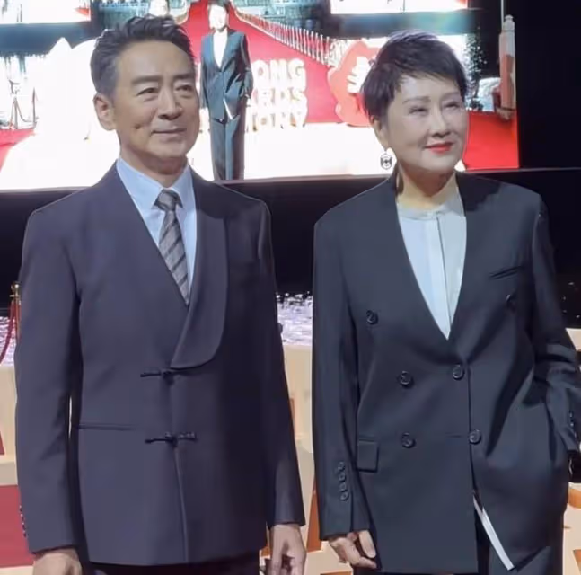 70歲寇振海不再隱瞞!大兒十項全能,二兒帥氣班草,小女富態像媽