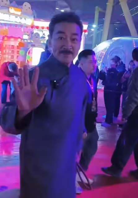 70歲寇振海不再隱瞞!大兒十項全能,二兒帥氣班草,小女富態像媽