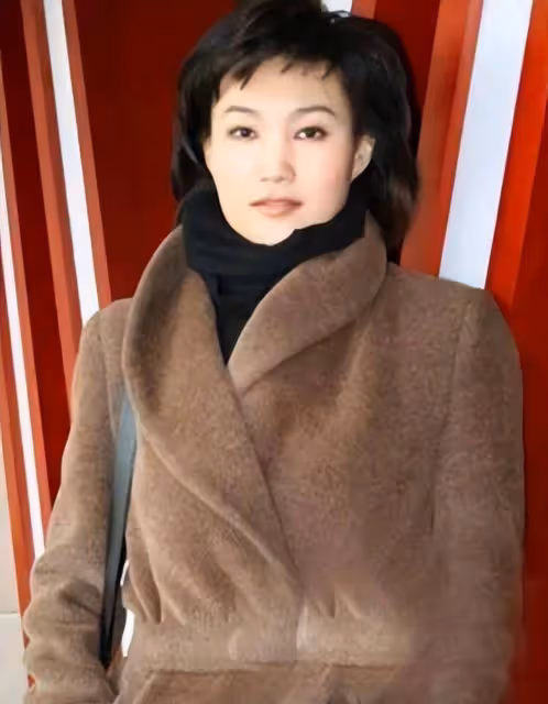 央視主持人李梓萌:曾被閨蜜公開徵婚,如今47歲為何依舊單身?