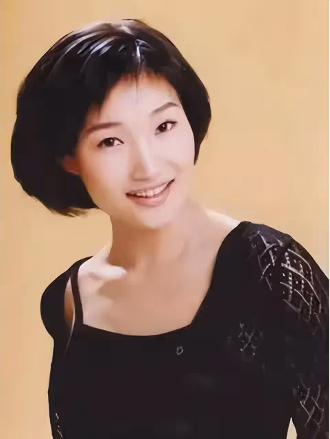 央視主持人李梓萌:曾被閨蜜公開徵婚,如今47歲為何依舊單身?