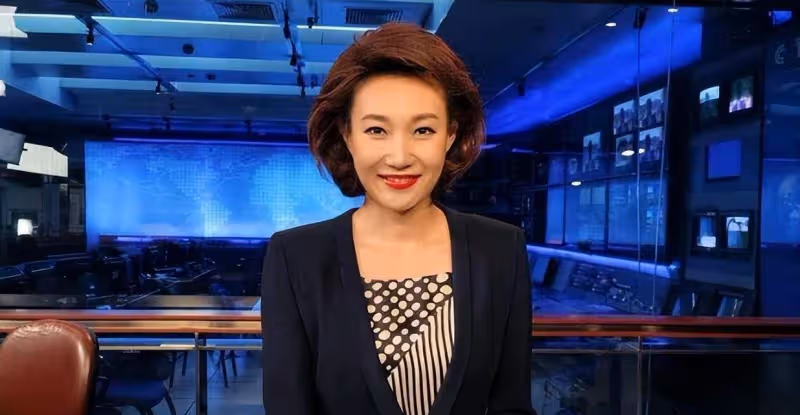 央視主持人李梓萌:曾被閨蜜公開徵婚,如今47歲為何依舊單身?