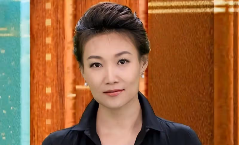央視主持人李梓萌:曾被閨蜜公開徵婚,如今47歲為何依舊單身?