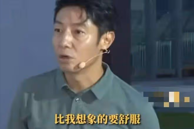 48歲撒貝寧再次被保送,央視連續發文祝賀,直播間露面滿臉幸福